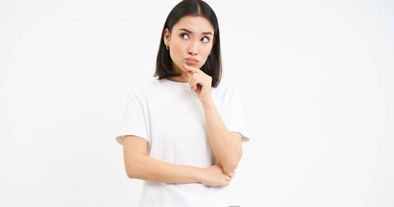 https://www.freepik.com/free-photo/portrait-asian-woman-thinking-looking-up-with-thoughtful-face-standing-tshirt-white-backg_45048783.htm#fromView=search&page=1&position=2&uuid=5e9c3e7c-797b-4e0c-82ca-ff7a41714cda&query=cewe+berfikir+